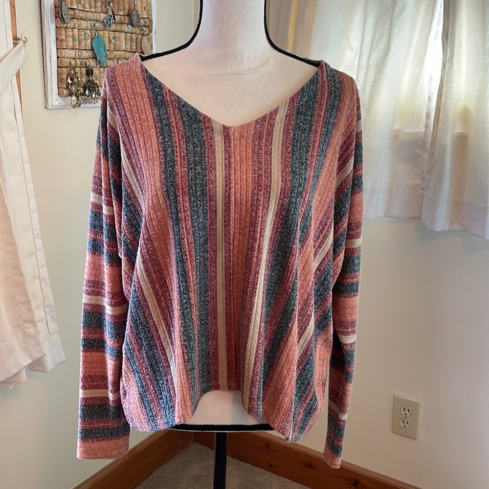 Coco + Jaimeson multi-color striped hi-low shirt. Size large.